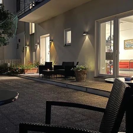 מלון Victoria Place 3*