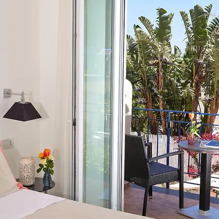 Victoria Place Отель 3*