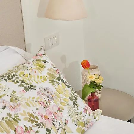 Отель Victoria Place 3*