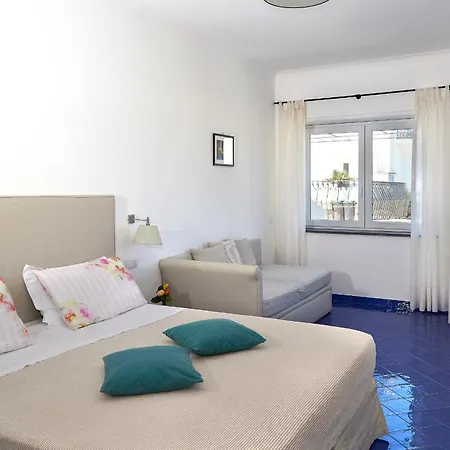 Victoria Place Отель 3*