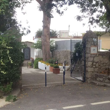 Отель Victoria Place